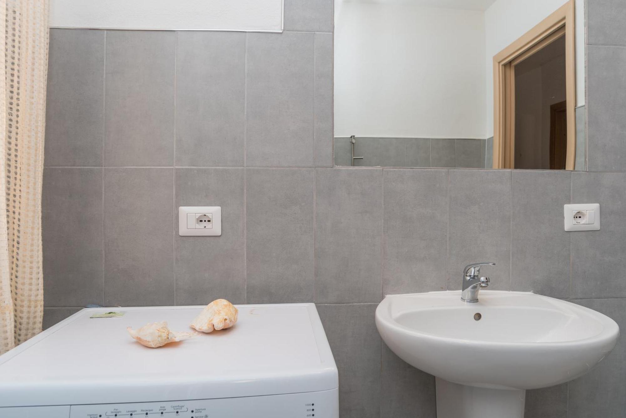 דירות סאן תאודורו Quadrilocale Vico Trento מראה חיצוני תמונה